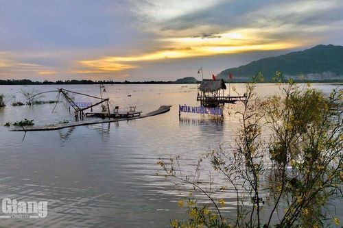 Mô hình du lịch giữa đồng mùa nước nổi