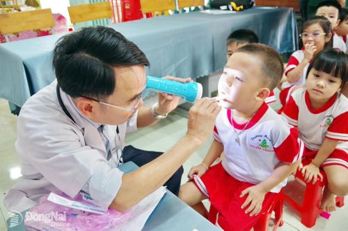 Hơn 80% trường học tại Đồng Nai đã tổ chức khám sức khỏe cho học sinh