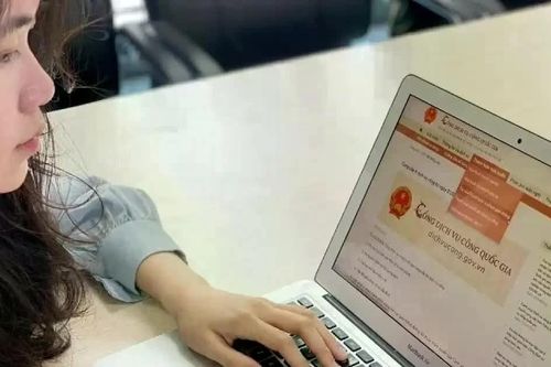 Từ 26-9, bằng đại học nước ngoài được xác minh trên VNeID thế nào?