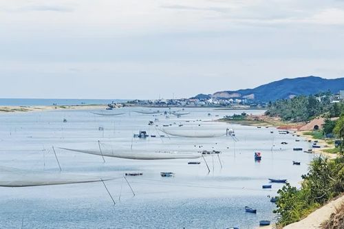 Về nơi cuối nguồn sông Lại