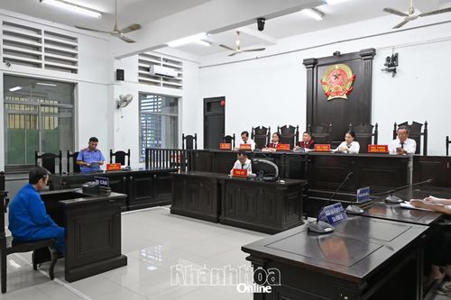 Về hưu còn lừa đảo, cựu nhân viên hàng không vào tù