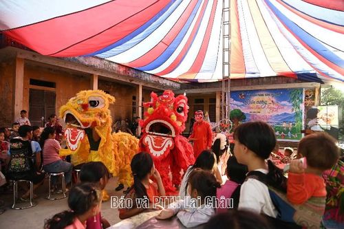 'Biên cương - Đêm hội trăng rằm'
