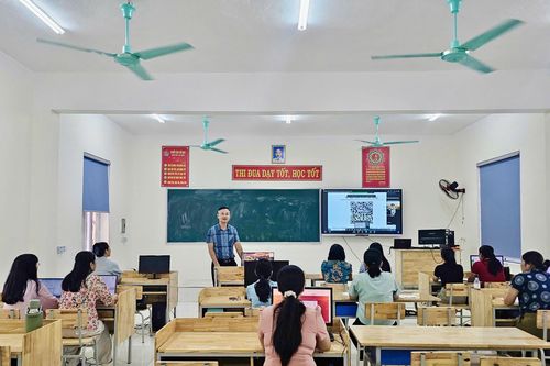 Phát huy vai trò nêu gương của đội ngũ cán bộ quản lý sau sắp xếp, sáp nhập cơ sở giáo dục