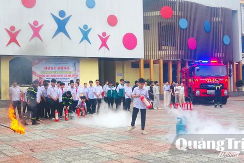 Sôi nổi các hoạt động trải nghiệm phòng cháy, chữa cháy và cứu nạn, cứu hộ