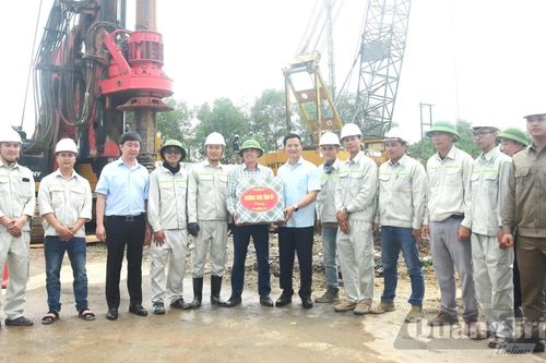 Đẩy nhanh tiến độ triển khai các công trình, dự án trọng điểm