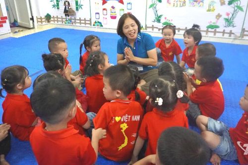 Ổn định trường lớp, giữ nền nếp dạy học vùng cao