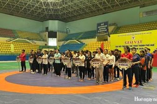 Gần 100 đô vật tranh tài tại Giải Vật Đại hội Thể dục Thể thao thành phố lần thứ X