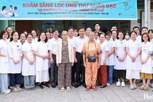 300 người dân phường Phong Phú được khám sức khỏe, sàng lọc ung thư miễn phí