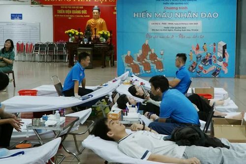 73 người đăng ký hiến máu nhân đạo tại thiền viện Quảng Đức (TP.HCM)