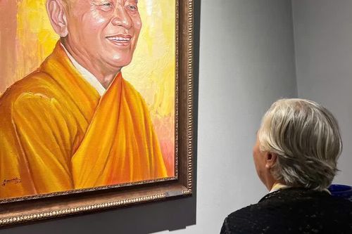 Triển lãm 'Cười'của họa sĩ Giang Phong: Khi nụ cười là tia sáng soi qua khoảng tối nhân sinh