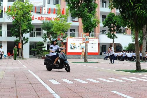 Hà Nội phát động chiến dịch bồi dưỡng kỹ năng lái xe mô tô, xe gắn máy an toàn
