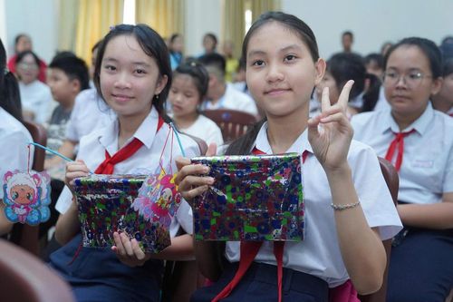 Trao học bổng 'Xây nền ước mơ' cho con công nhân môi trường, thoát nước tại Đà Nẵng