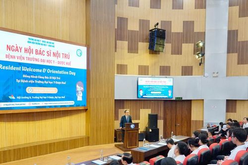 Tạo nguồn cán bộ từ chính sách 'chiêu hiền, đãi sĩ' ở xứ Huế Bài 2: Những mũi đột phá nâng cao chất lượng cán bộ