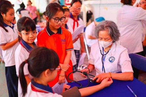 Tăng cường chăm sóc sức khỏe người học trong các cơ sở giáo dục