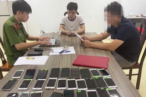 Phá đường dây giả danh 'shipper' và công ty chuyển phát để lừa đảo