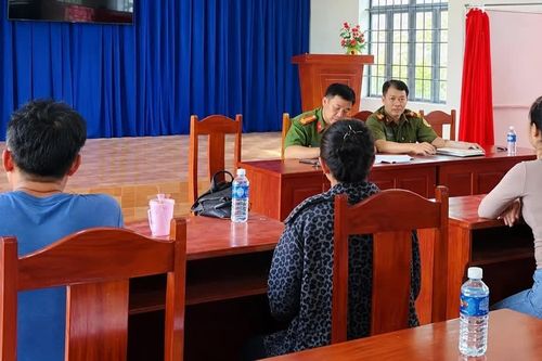 Công an xã Bom Bo gần dân, hóa giải mâu thuẫn từ cơ sở