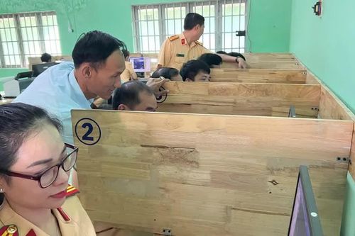 Cục CSGT trao đổi về phương hướng sát hạch giấy phép lái xe thời gian tới