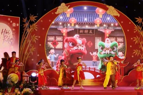 Tết Trung thu ý nghĩa với trẻ em nghèo ở xã Ứng Thiên
