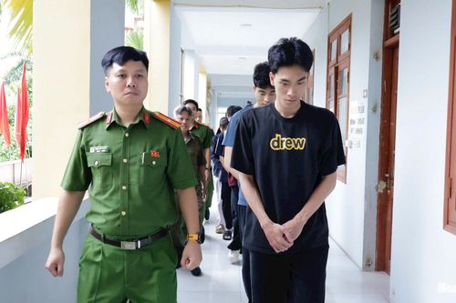 Triệt phá ổ nhóm lừa đảo, buôn bán thuốc nam giả