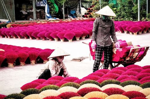 Sắc màu làng nghề Quảng Phú Cầu