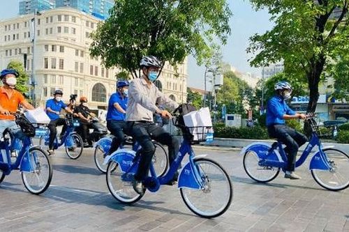 Người dân Hà Nội sử dụng phương tiện 'xanh'