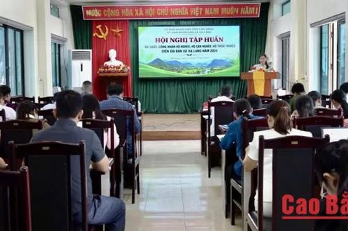 Hạ Lang tập huấn rà soát hộ nghèo, hộ cận nghèo và hộ thoát nghèo