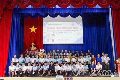 Chương trình 'Mô tô học bổng' hỗ trợ học sinh, sinh viên khó khăn