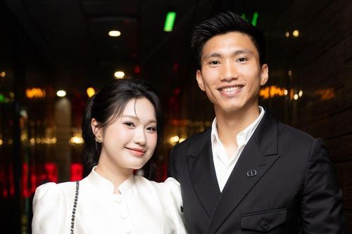 Đoàn Văn Hậu lộ diện sau ồn ào thẻ đỏ, nhan sắc Doãn Hải My gây chú ý