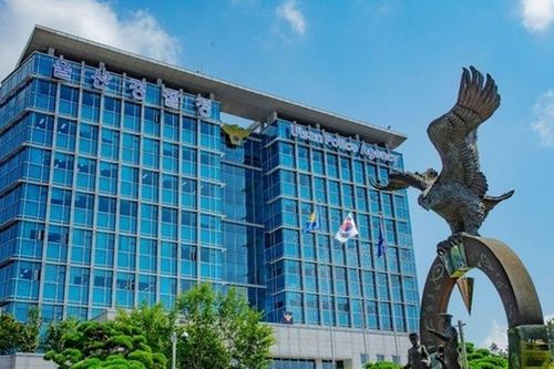 2 nữ sinh THCS cùng rơi từ tòa nhà thương mại, cảnh sát kiểm tra điện thoại mới phát hiện những nội dung chưa được công bố