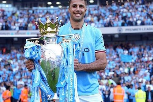 Rodri lên tiếng bảo vệ Manchester City: 'Tôi vẫn tin tưởng câu lạc bộ'