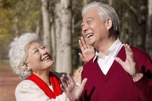 Về già, cuộc sống của người có và người không có bạn đồng hành khác biệt rõ rệt, bảo sao không nên sống một mình