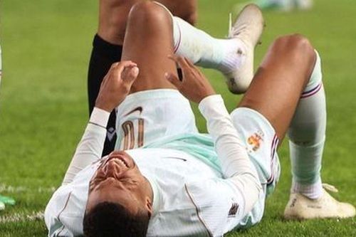 Mbappe dính chấn thương nặng ở ĐT Pháp: Real Madrid đứng ngồi không yên