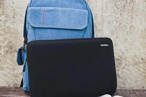 Mua balo hay túi chống sốc cho laptop? Chọn đúng để vừa tiện vừa không tốn tiền oan