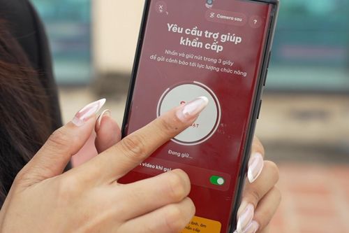 Bấm nút SOS, người dân kết nối 'mắt thần' Công an TP Hà Nội trong 3 giây