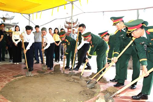 Khai quật mộ chôn tập thể, tìm hài cốt 8 liệt sĩ bị sát hại năm 1951