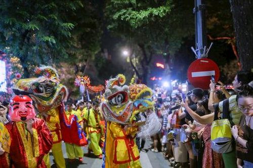 Tìm về điệu múa sư tử truyền thống đêm Trung thu