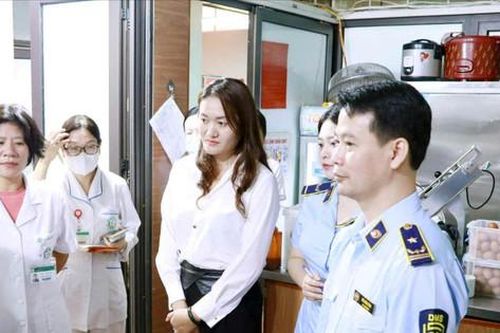 Quản lý thị trường Hà Nội: Không để thực phẩm 'bẩn' lọt vào bệnh viện Bạch Mai