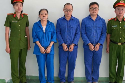 TPHCM: Khởi tố 3 đối tượng in trái phép 21.000 quyển sách