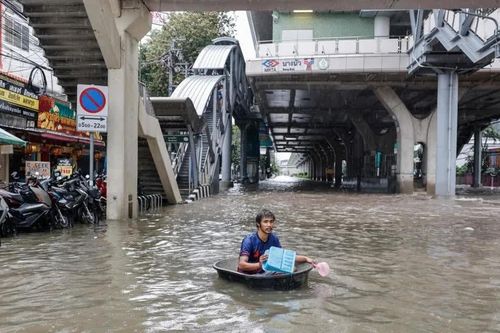 Nhiều Đại sứ quán cảnh báo công dân về ngập lụt tại Bangkok