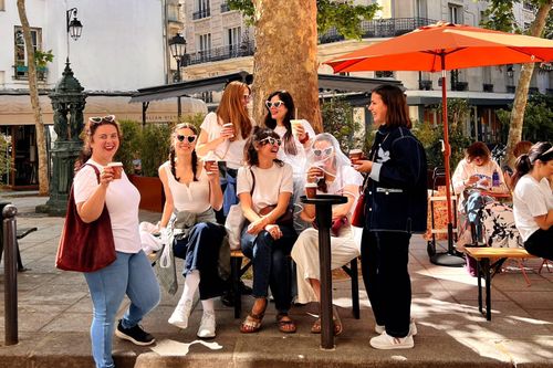 Hai bạn trẻ mở quán cà phê Việt giữa Paris