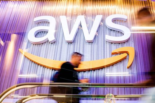 Amazon tuyển lại nhân viên cũ hậu sa thải 30.000 người