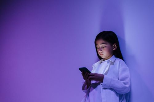 Nỗi lo khi Gen Alpha làm bạn với chatbot AI