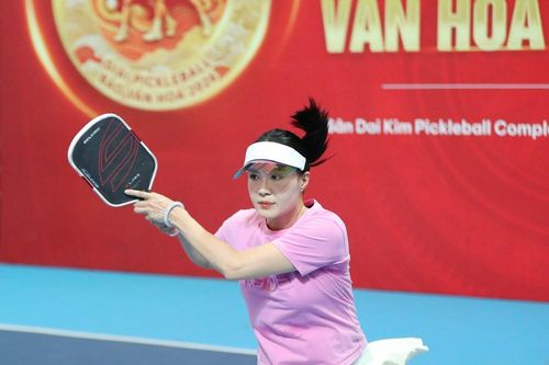 Những 'bóng hồng' duyên dáng tại Giải Pickleball Báo Văn Hóa 2026