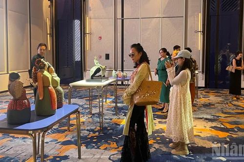 Kể chuyện di sản bằng gốm và mây tre