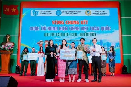 Sinh viên Lào, Campuchia kể chuyện 'Những ngôi chợ bên dòng Mê Kông' bằng tiếng Việt