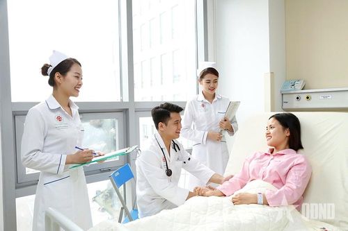 Cảm ơn sự nhiệt tình, trách nhiệm của các thầy thuốc Quân đội
