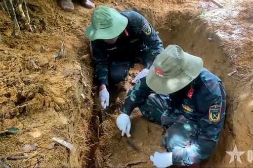 Huế tìm kiếm, cất bốc được 1 hài cốt liệt sĩ tại xã Nam Đông