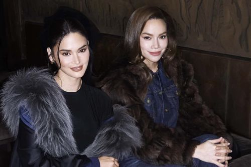 Hồ Ngọc Hà 'chiếm sóng' truyền thông, 'thả dáng' quyến rũ bên cạnh 'Miss Universe' Pia Wurtzbach