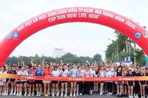 Tân sinh viên TPHCM sôi nổi trải nghiệm ngày hội đầu năm học
