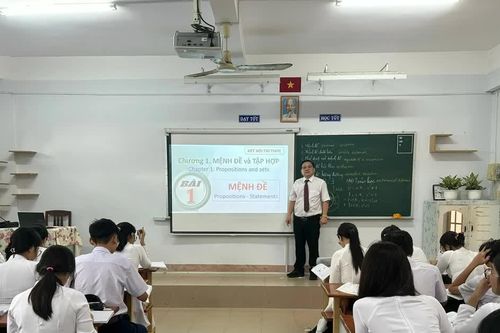 Cần đồng bộ giải pháp để dạy Toán bằng tiếng Anh đi vào thực chất